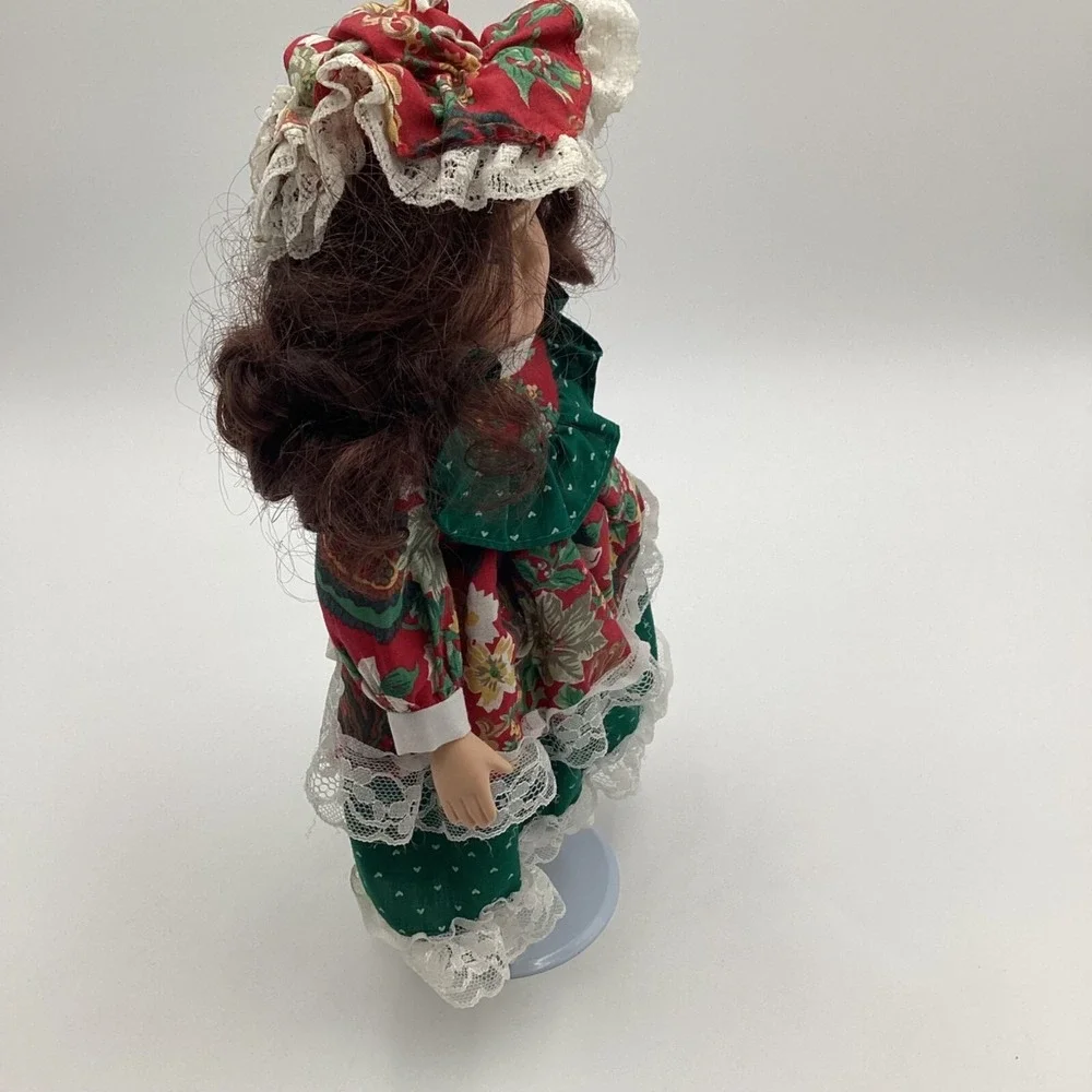 Vintage Porcelain Doll In Floral Dress & Bonnet With Stand 12